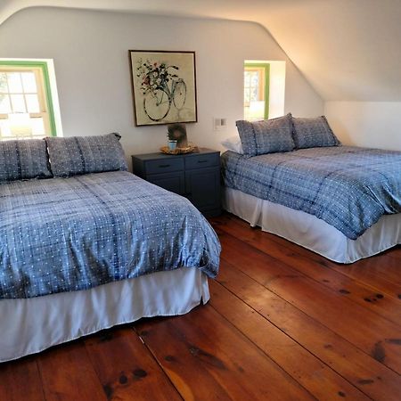 Downingtown Manor - 1900S Farmhouse With Creek Views Exteriér fotografie