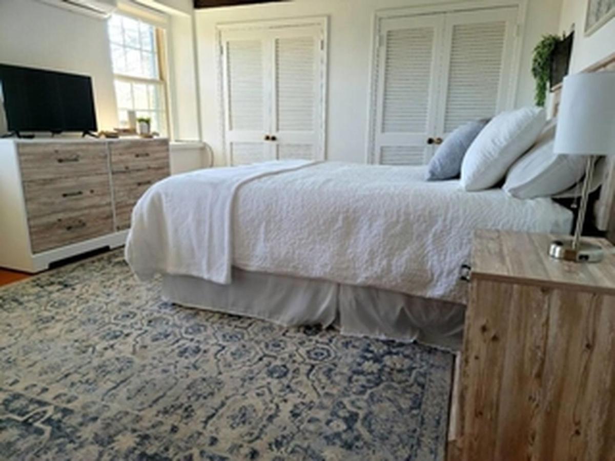 Downingtown Manor - 1900S Farmhouse With Creek Views Exteriér fotografie