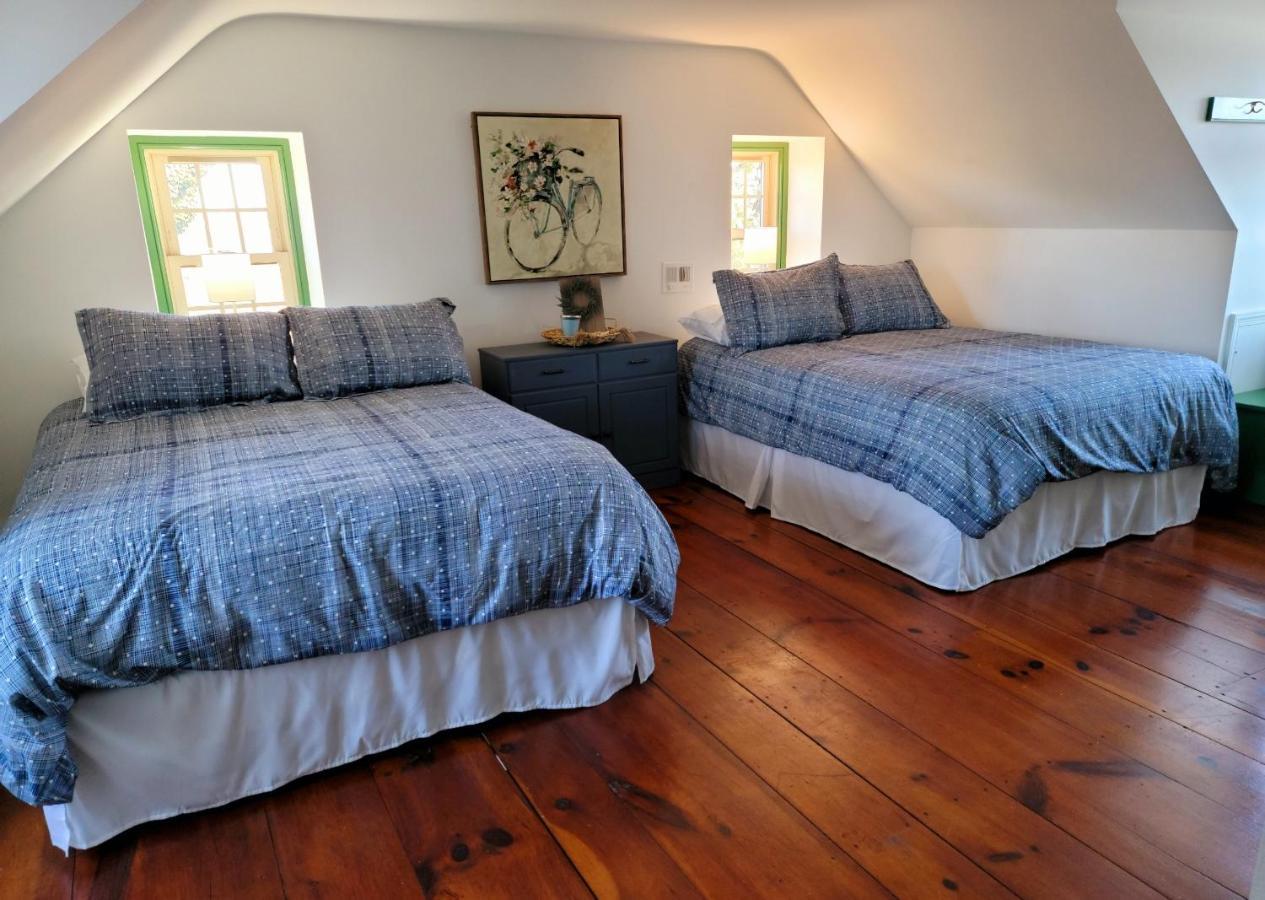 Downingtown Manor - 1900S Farmhouse With Creek Views Exteriér fotografie